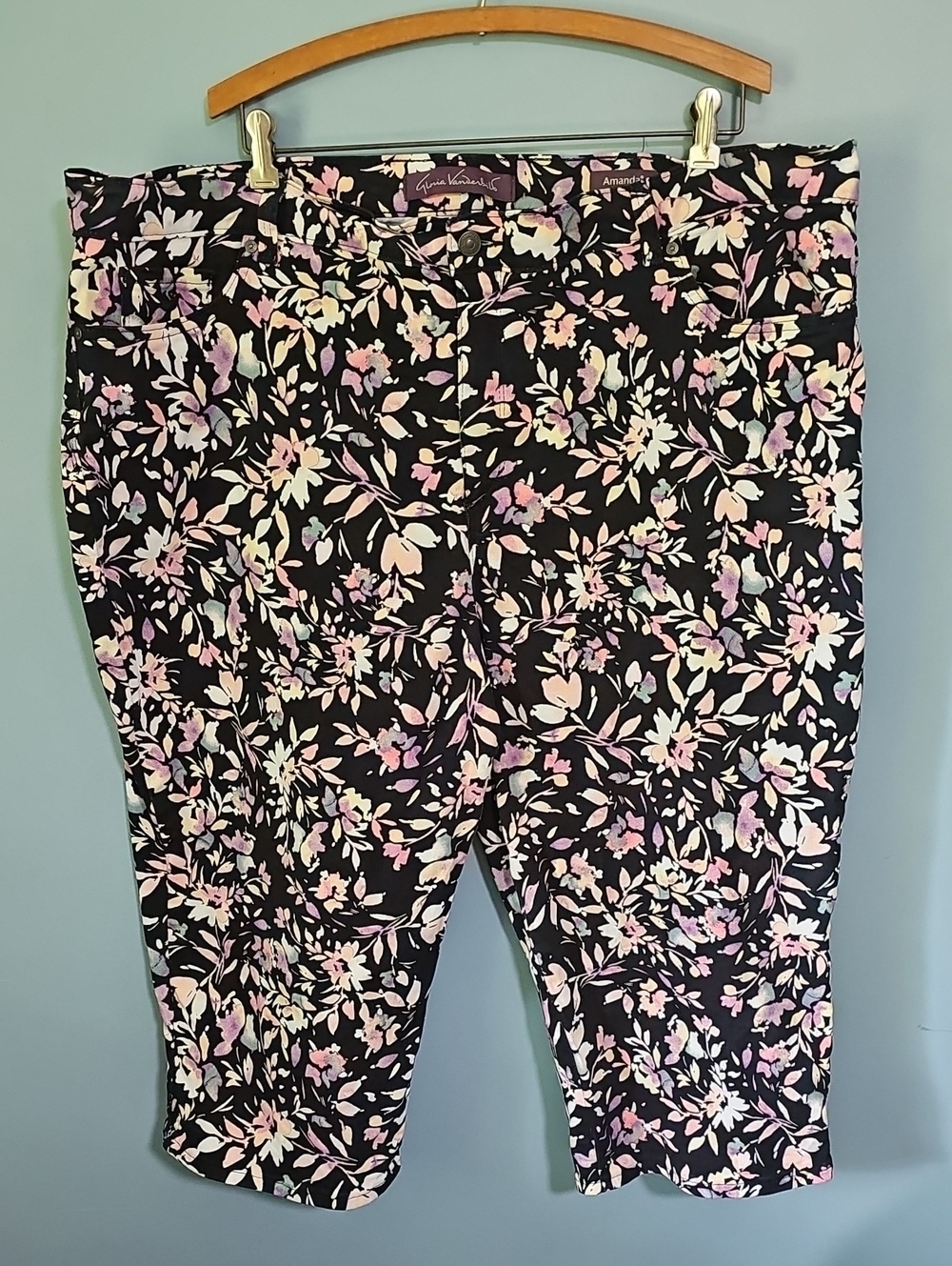 Gloria Vanderbilt Amanda Floral Capri Pants - Pink, White, Dark Navy-Size 24 W